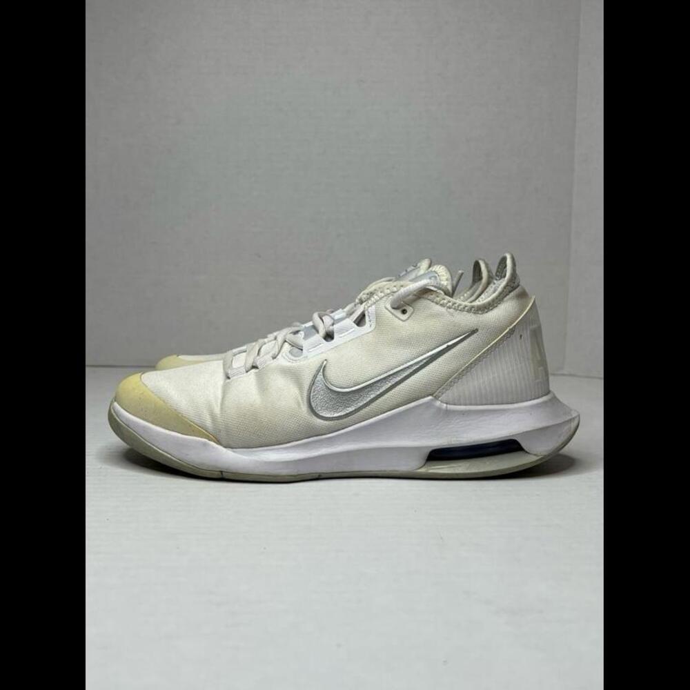 Nike Air Max White Shoes - Size‎ 8.5